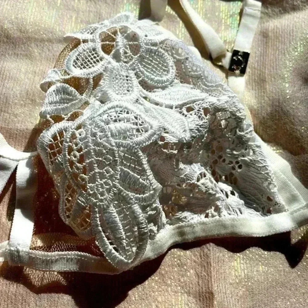 Bralette Skivvies embroidered For Love & Lemons Sheer Mesh Appliqué Floral Bra - Picture 3 of 9